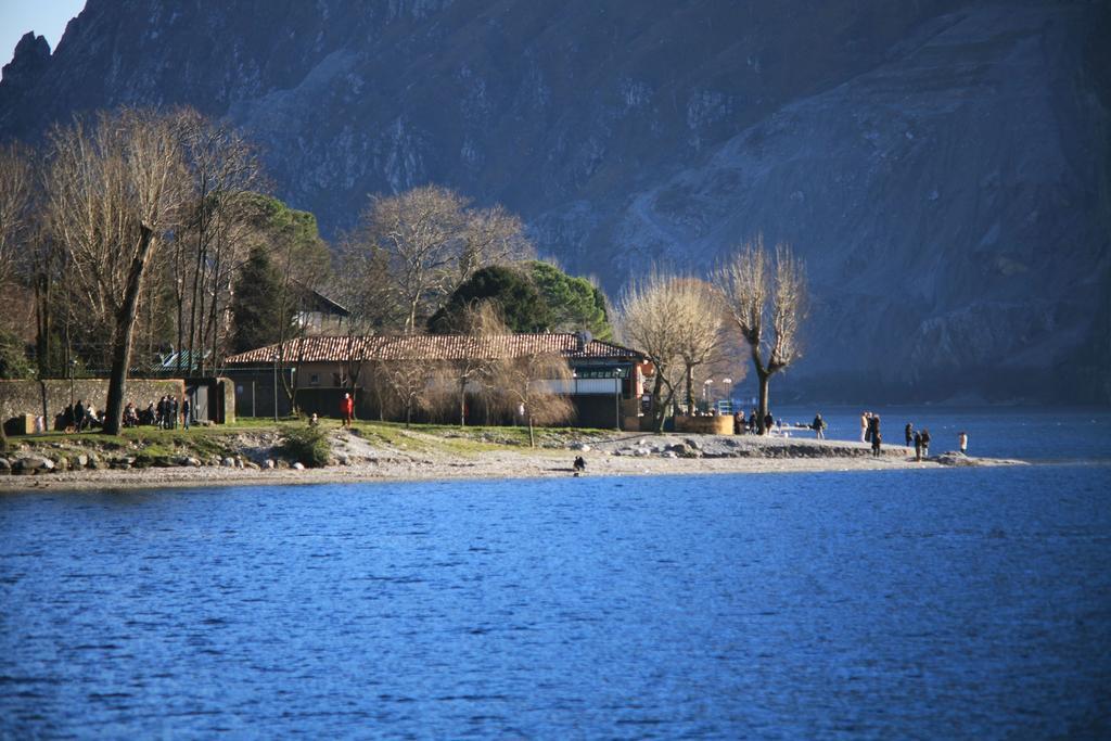 A...Fior Di Lago Abbadia Lariana Luaran gambar